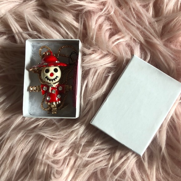 NWT Betsey Johnson Enamel Rhinestone Red SCARECROW Pendant Necklace - Picture 4 of 4